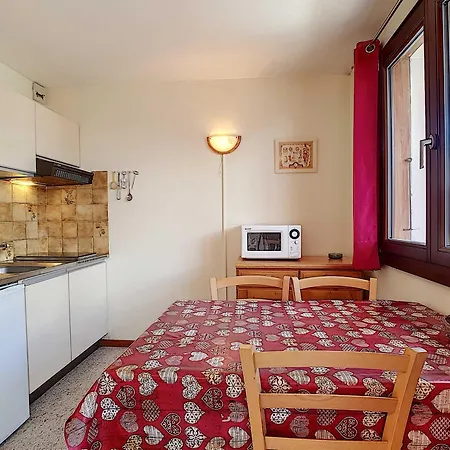 Cosy Pour 3 Avec Balcon, Animaux Bienvenus, Parking Et Wifi - Fr-1-818-77 شقة لا كلوساز